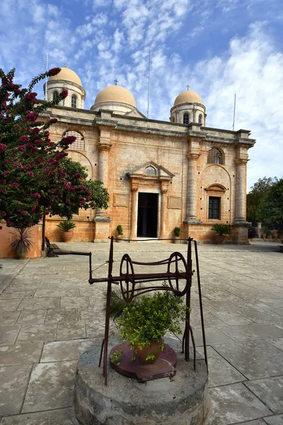 Grecia Isla Creta Dibujar Bien Patio Del Monasterio Agia Triada —  Fotos de Stock