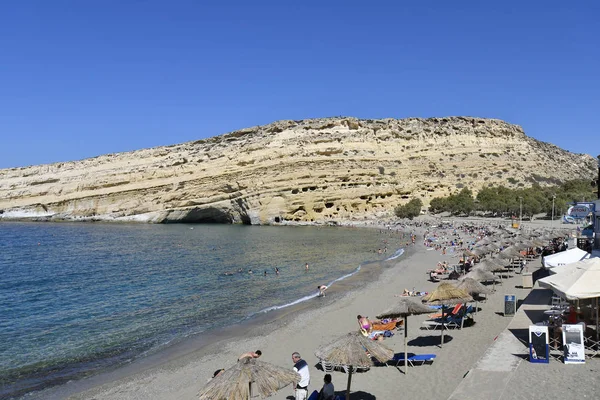 Matala Řecko Října 2018 Neznámých Lidí Písečné Pláži Vesnici Jihu — Stock fotografie