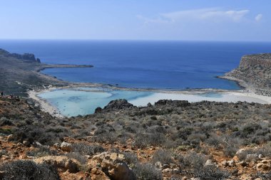 Yunanistan, kimliği belirsiz kişi Balos çarpıcı beach Gramvousa Yarımadası Kissamos yakınındaki tadını çıkarın