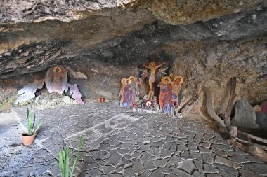 Yunanistan, genel mağara kilise St. Agios Ioannis aka Saint John Damialis, Kissamos köy içinde mağara