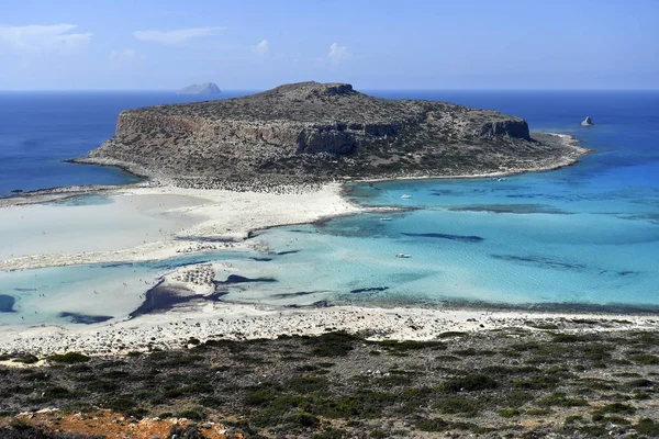 Greece Unidentified People Enjoy Stunning Beach Balos Gramvoussa Peninsula Kissamos — Stock Photo, Image