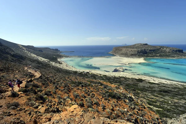 Kissamos, Yunanistan - 08 Ekim 2018: Patika Balos lagün Batının Girit Tanımlanamayan kişi