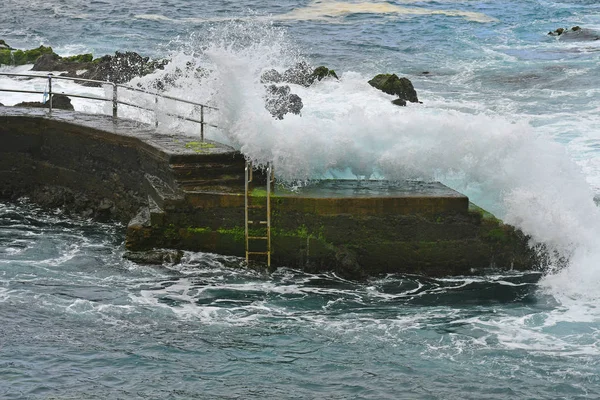 Spain Canary Islands Tenerife Stormy Weather Heavy Surf Pier Puerto — Stock Photo, Image