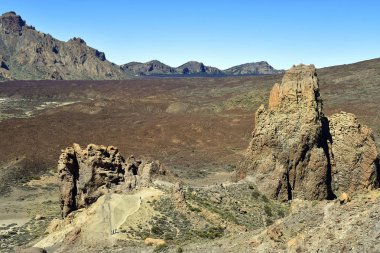 İspanya, Kanarya Adaları, Tenerife, insanlar içinde trekking Llano Ucanca'ya Teide Milli parkta adlı peyzaj kuru. 