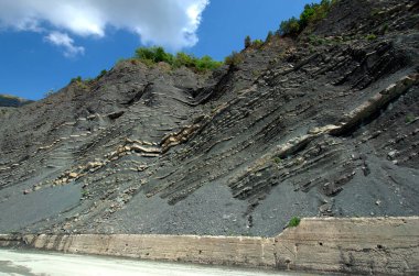 Yunanistan, Epirus, kaya oluşumu ve Vikos-Aoos Ulusal Parkı 'ndaki dağ yolu