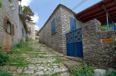 Yunanistan, Epirus, Kalarites dağ köyü, Tzoumerka, Peristeri, Arachthos Gorge ve Acheloos Vadisi 'ndeki Ulah köyü.,