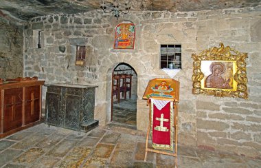 Yunanistan ve Epirus, Kipinas Manastırı 'nın içinde kaya yüzeyi üzerine inşa edildi