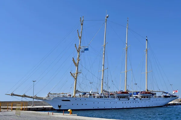 Kavala Grekland Juni 2019 Lyxigt Segelfartyg Hamnen Staden Vid Egeiska — Stockfoto