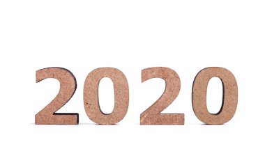 2020 yılbaşı tebrik kartı. 2020 ahşap numara beyaz masada, beyaz arka planda izole edilmiş. Boşluğu kopyala.