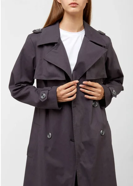 Trenchcoat für Frauen. Kohlefarbe. isoliert auf weißem Hintergrund. — Stockfoto