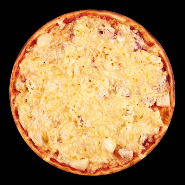 Üst manzara siyah arka planda lezzetli İtalyan pizzası