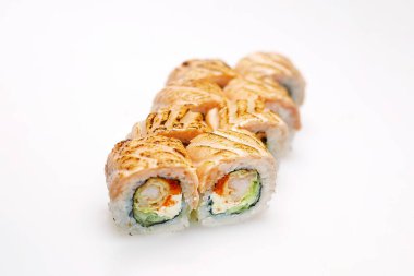 Füzyon sushi ayarlandı - beyaz arkaplanda izole edilmiş