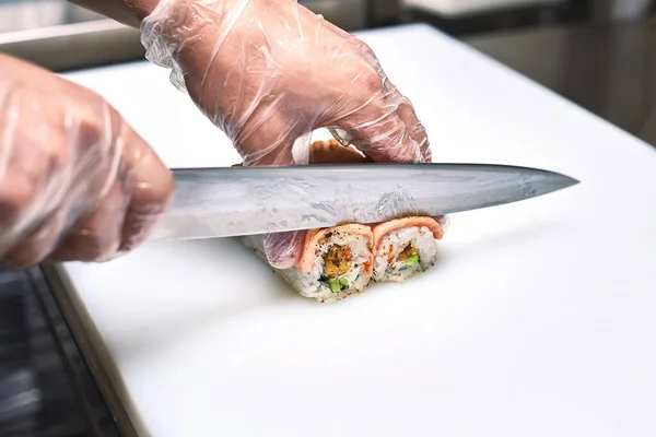 白を基調とした寿司作りの工程 — ストック写真