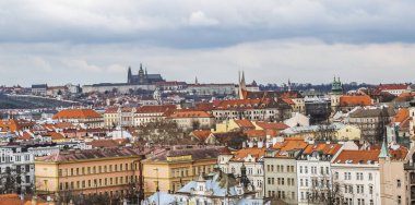 Vysehrad 'dan Prag Kalesi manzarası