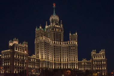 Moskova'nın merkezinde konut yüksek katlı bina