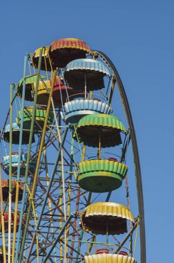 Lunaparkta dönme dolap