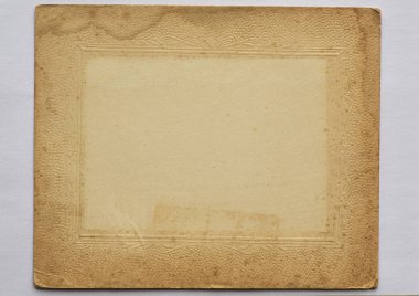 Kenarları kabartmalı desenli eski kağıt fotoğraf çerçevesi