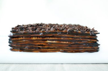 Matzo karamel ve çikolatalı kek, yahudi matzoh hamurdan ikram