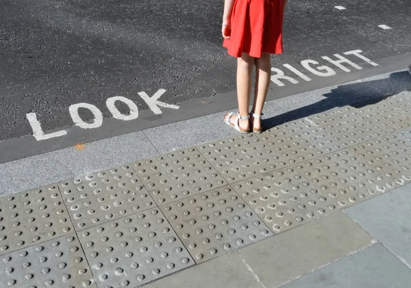 Pedestrian Standing Next Typical Road Crossing Sign London — Stock Photo, Image