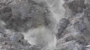 Phlegraean alanlar, Campi Flegrei, Solfatara, sis, buhar, fumaroles, volkanik alan, volkan, vulcano, caldera, hidrotermal aktivite, Pozzuoli, Napoli, Naples, İtalya,