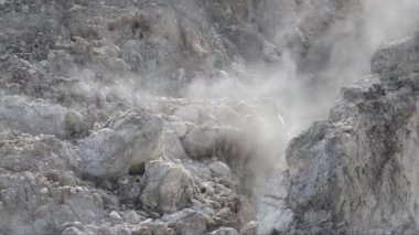 Phlegraean alanlar, Campi Flegrei, Solfatara, sis, buhar, fumaroles, volkanik alan, volkan, vulcano, caldera, hidrotermal aktivite, Pozzuoli, Napoli, Naples, İtalya,