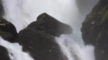 Gran Paradiso Ulusal Parkı Lillaz şelalesi, İtalya, 