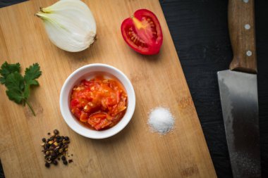 Tipik Kolombiya Sosu Malzemeleri ve Hazırlıkları: Hogao