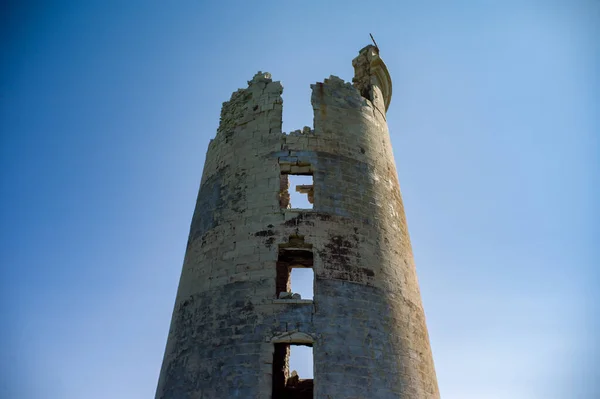 Torre do Castelo Destruída e Abandonada na Ilha Anticosti - Canadá — Fotografia de Stock