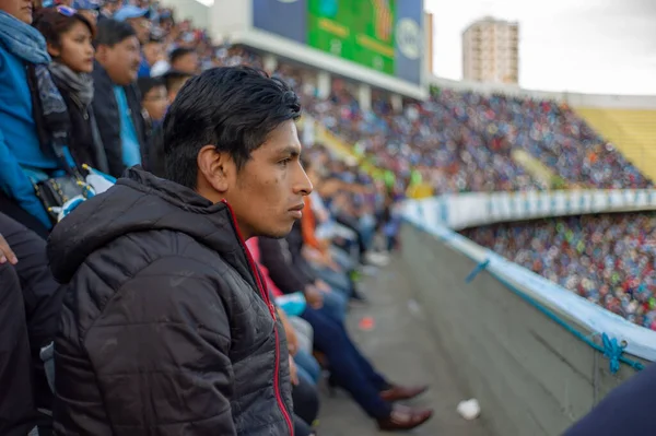Paz Bolivia Abril 2018 Multitud Personas Vestidas Azul Claro Estadio — Foto de Stock