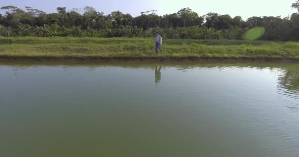 Yapacani Santa Cruz Bolívia Setembro 2017 Pescador Lança Comida Equilibrada — Vídeo de Stock