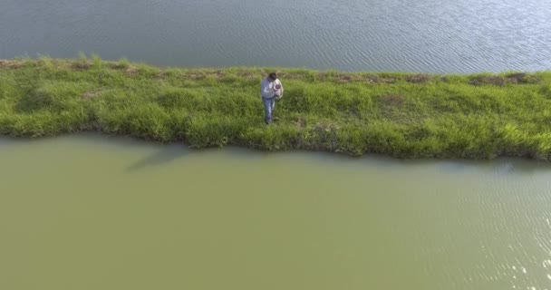 Yapacani Santa Cruz Bolívie Září 2017 Rybář Háže Vyvážené Potraviny — Stock video