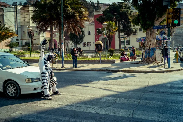 Paz Bolivia August 2015 Person Zebra Costume Leaning Car Waving — Stock Photo, Image