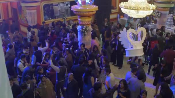 Alto Paz Bolivien Juli 2015 Bolivianische Hochzeitsfeier Mit Vielen Indigenen — Stockvideo
