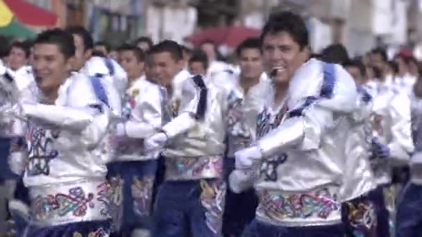 Sucre Chuquisaca Bolívia 2013 Szeptember Tipikus Folklorikus Bolíviai Tánccsoport Caporales — Stock videók