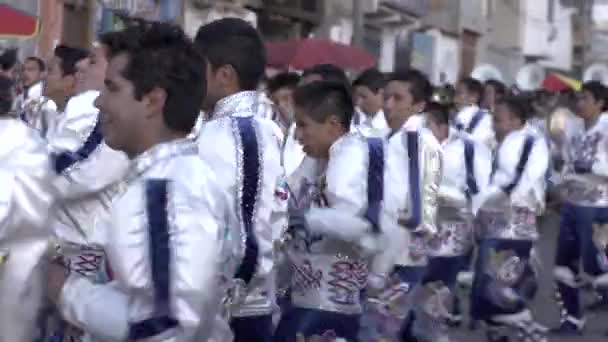 Sucre Chuquisaca Bolivien September 2013 Typische Und Folkloristische Bolivianische Tanzgruppe — Stockvideo