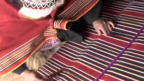 Brown Woman Hands Indigenous Features Traditional Clothes Weaving Wooden Stick — Stock Video