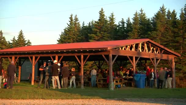 Isla Anticosti Quebec Canadá Agosto 2008 Gran Grupo Personas Reunieron — Vídeo de stock