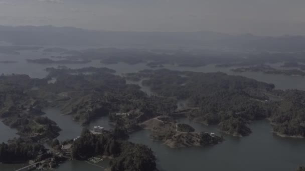 Adalar Gibi Görünen Küçük Tepelerin Manzarası Log Çekildi — Stok video
