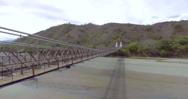 Suspended Bridge Connecting Olaya City Santa City Wooden Planks Pedestrian — Stock Video