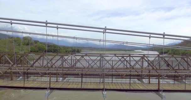 Suspended Bridge Connecting Olaya City Santa City Ξύλινες Σανίδες Πεζόδρομο — Αρχείο Βίντεο