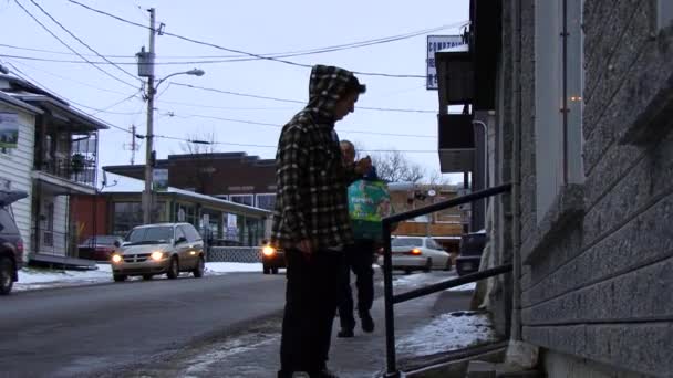 Montreal Quebec Canada November 2008 Young White Man Enters Store — Stock Video