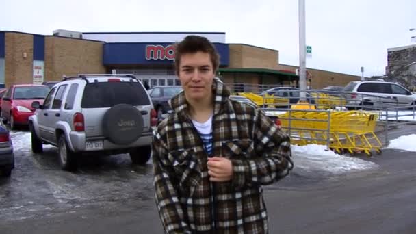 Montreal Quebec Canada November 2008 Young Blond Man Speaks Camera — Stock Video