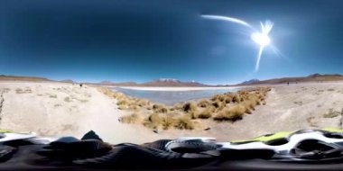 Dağ ve Laguna Hedionda 'nın (Kokuşmuş Göl) 360 Çekimi