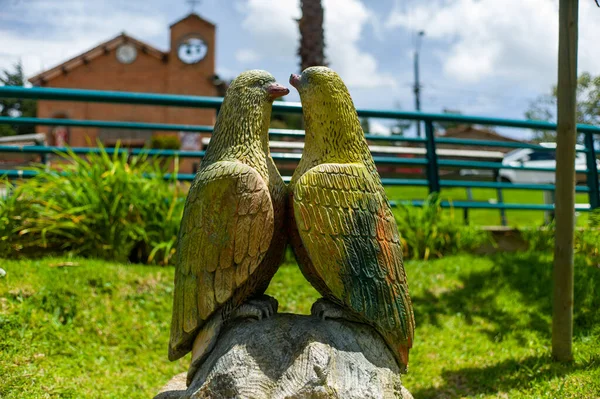 Santa Elena Antioquia Colombia Вересня 2020 Old Broken Sculpture Pigeons — стокове фото
