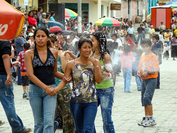 Vilcabamba Loja Equador Fevereiro 2008 Crianças Hispânicas Brincam Correndo Com — Fotografia de Stock