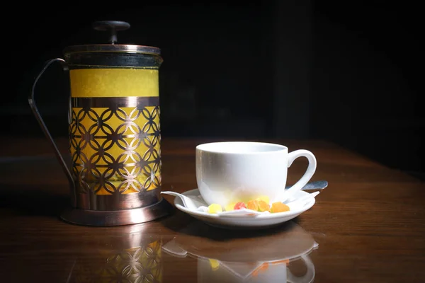 Чай Черном Фоне Фруктовый Чай Холодный Чай Чайник Чаем — стоковое фото