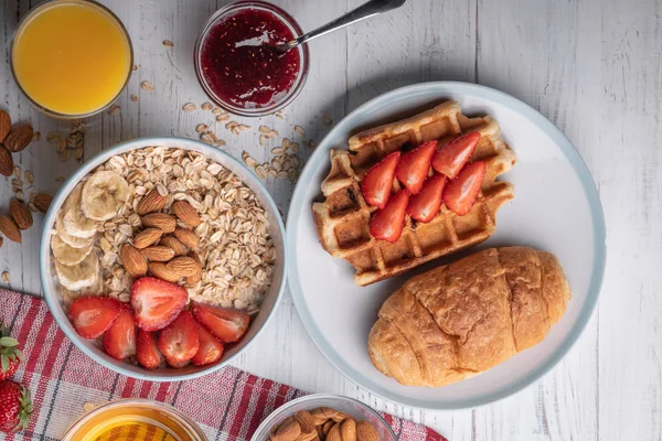 Farinha Aveia Caseira Comida Muesli Lanche Waffles Frescos Granola Fruta — Fotografia de Stock