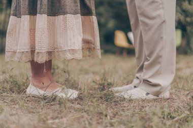 Mutlu bir yaşlılık kavramı. Yaşlı adamlar gençliği hatırlar. Şimdi mutlu bir zaman. Büyükanne ve büyükbaba. Anılar ve Nastalgiya