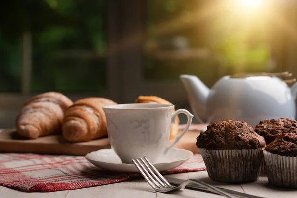 Cozinha Pequeno Almoço Comida Deliciosa Bolinho Doce Croissant Cozinha Pequeno — Fotografia de Stock