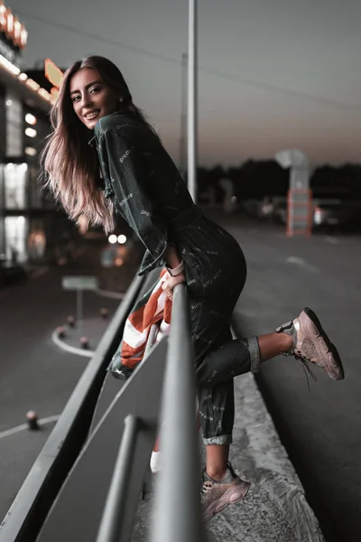 Happy Stylish Urban Girl Posing Shops Neon Light Street Portrait — Stock Photo, Image